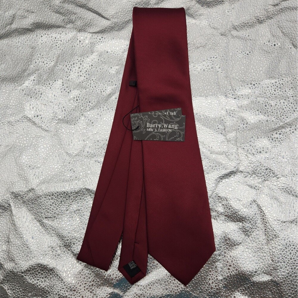 Tie Barry Wang 100% Silk Necktie Hand Tailored Red Geometric Microweaved NEW